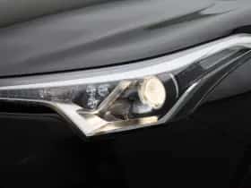 Toyota C-HR thumbnail 13
