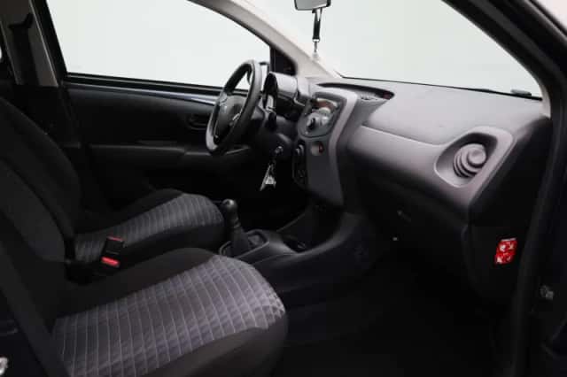 Peugeot 108 (2021) thumbnail 26