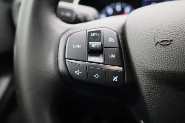 Ford Focus (2023) thumbnail 17