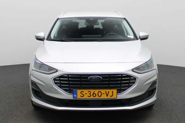 Ford Focus (2023) thumbnail 3