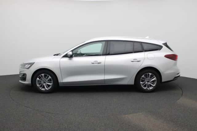 Ford Focus (2023) thumbnail 4