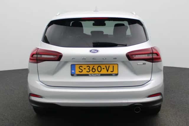Ford Focus (2023) thumbnail 5