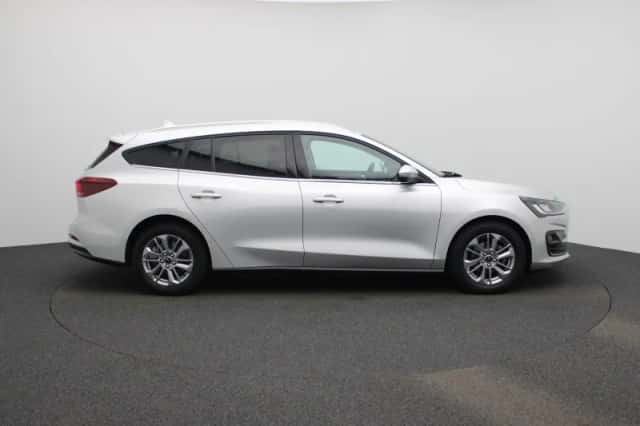 Ford Focus (2023) thumbnail 6