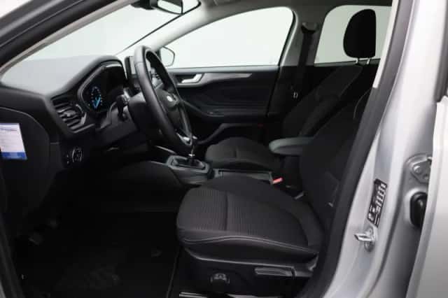 Ford Focus (2023) thumbnail 9