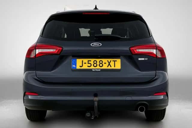 Ford Focus (2020) thumbnail 3