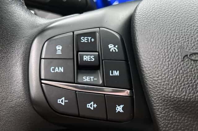 Ford Focus (2020) thumbnail 6