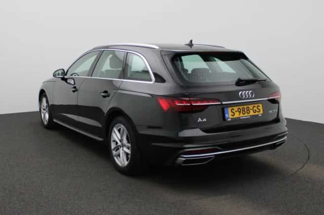 Audi A4 (2023) thumbnail 2
