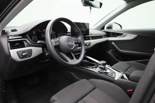 Audi A4 (2023) thumbnail 32