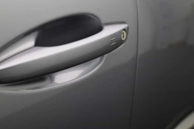Peugeot 5008 (2023) thumbnail 15