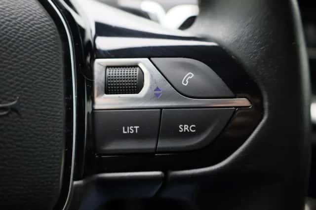 Peugeot 5008 (2023) thumbnail 16
