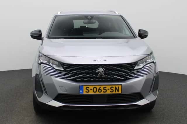 Peugeot 5008 (2023) thumbnail 3