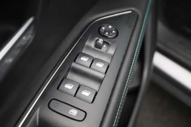 Peugeot 5008 (2023) thumbnail 33
