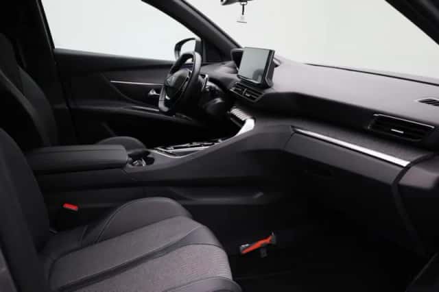 Peugeot 5008 (2023) thumbnail 36