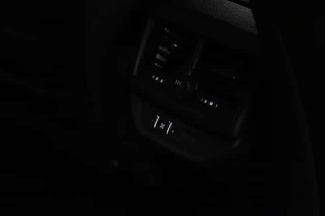 Peugeot 5008 (2023) thumbnail 38