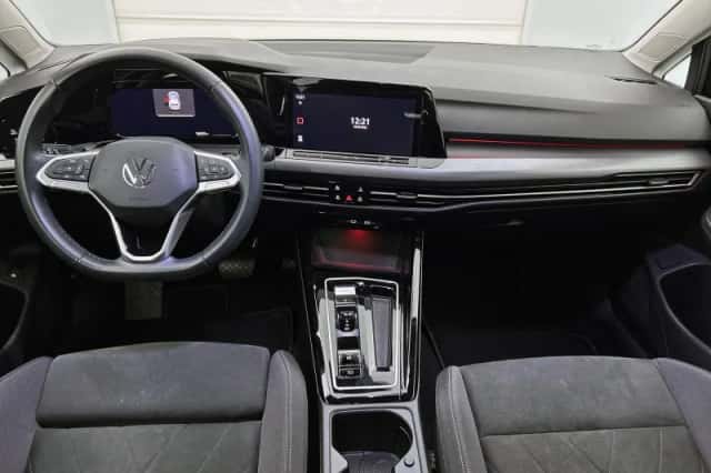 Volkswagen Golf (2023) thumbnail 11