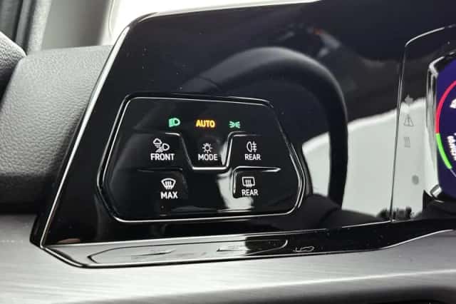Volkswagen Golf (2023) thumbnail 14