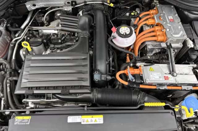 Volkswagen Golf (2023) thumbnail 19