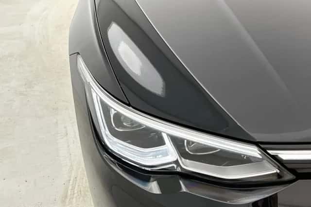Volkswagen Golf (2023) thumbnail 5