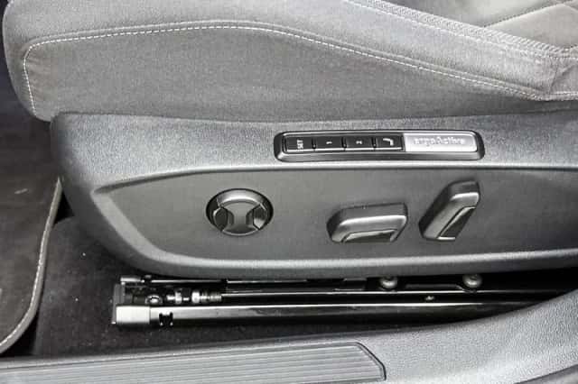 Volkswagen Golf (2023) thumbnail 8