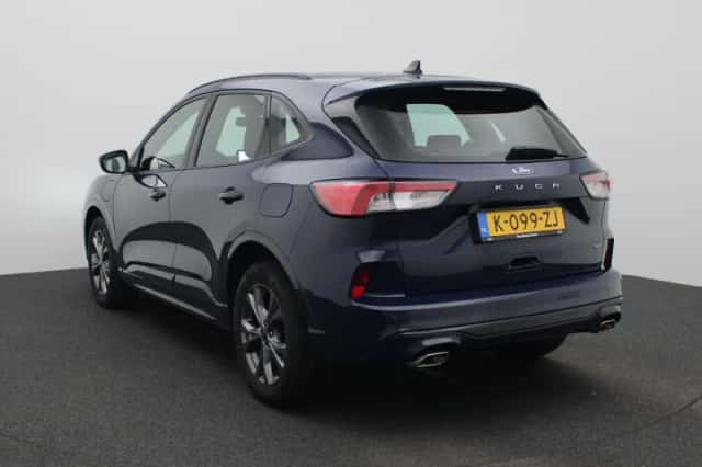 Ford Kuga (2021) thumbnail 2