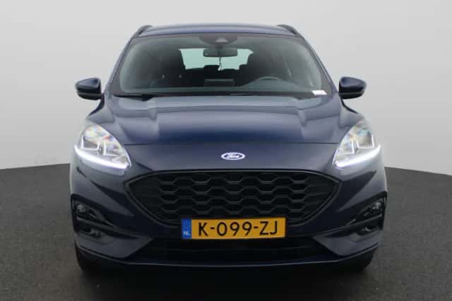 Ford Kuga (2021) thumbnail 3