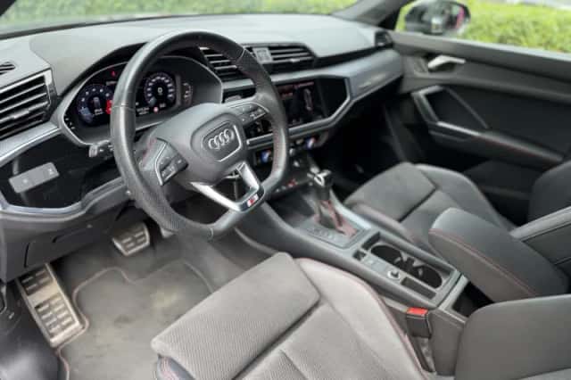 Audi Q3 (2020) thumbnail 3