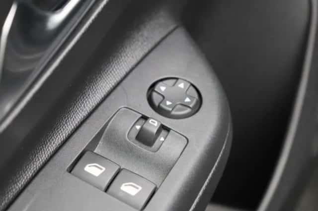 Opel Corsa (2023) thumbnail 24