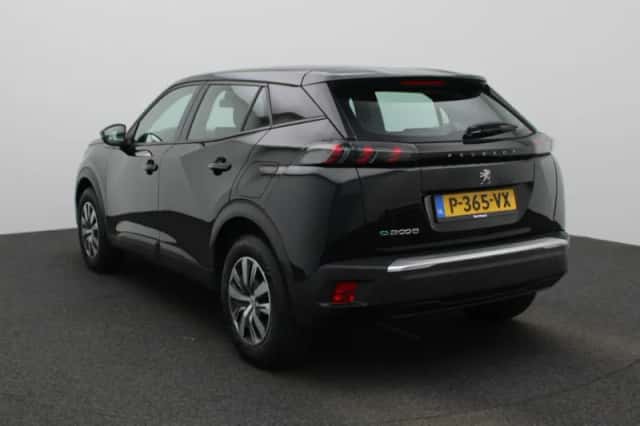 Peugeot e-2008 (2022) thumbnail 2