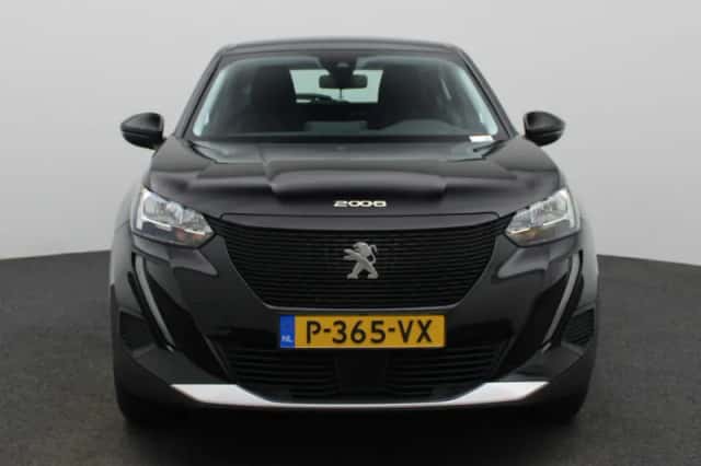 Peugeot e-2008 (2022) thumbnail 3