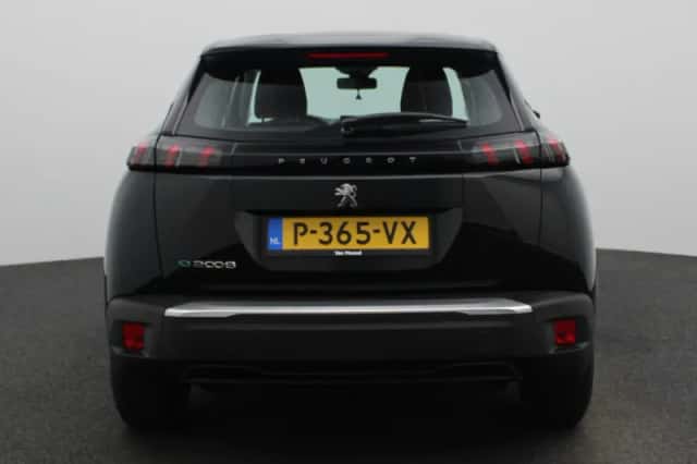 Peugeot e-2008 (2022) thumbnail 5