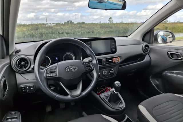 Hyundai i10 (2023) thumbnail 3