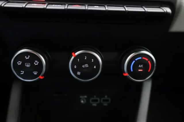 Renault Clio (2022) thumbnail 19