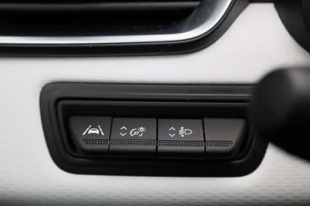 Renault Clio (2022) thumbnail 24