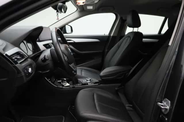 BMW X2 (2022) thumbnail 9