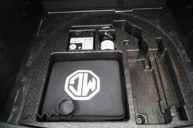 MG ZS EV (2023) thumbnail 12