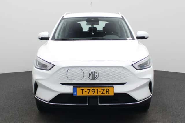 MG ZS EV (2023) thumbnail 3