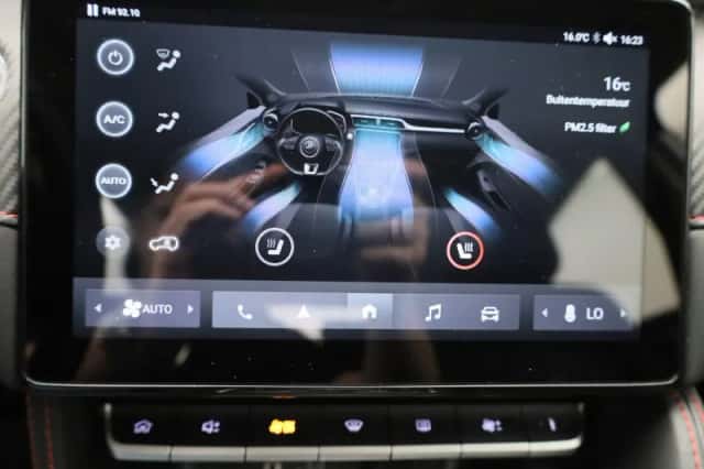 MG ZS EV (2023) thumbnail 26