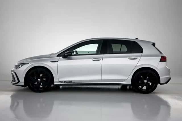Volkswagen Golf (2024) thumbnail 2