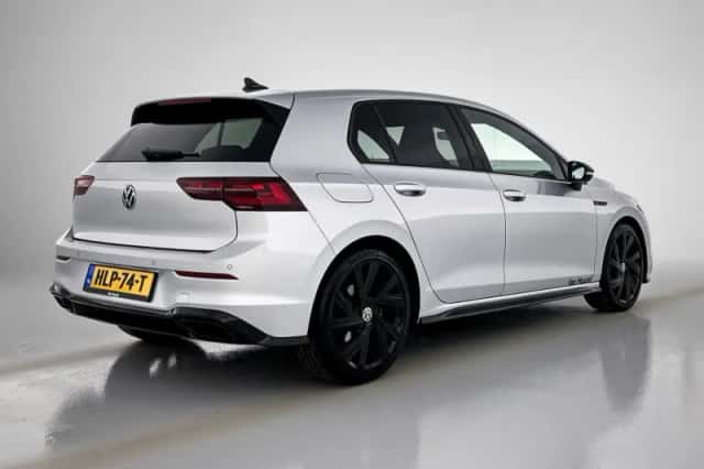 Volkswagen Golf (2024) thumbnail 4