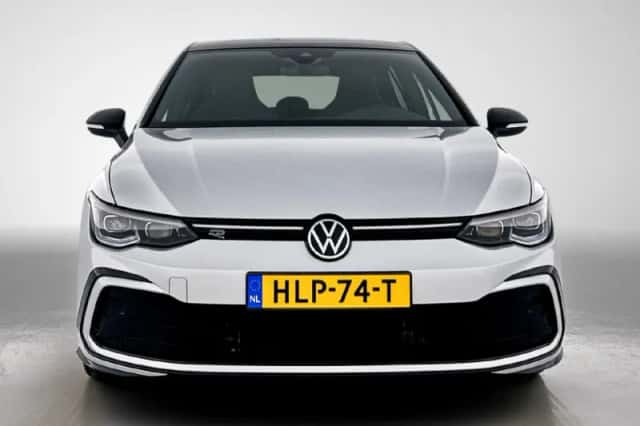 Volkswagen Golf (2024) thumbnail 5