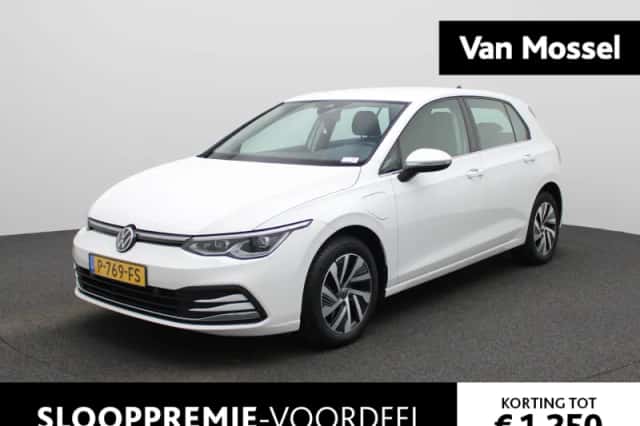 Volkswagen Golf (2022) thumbnail 1