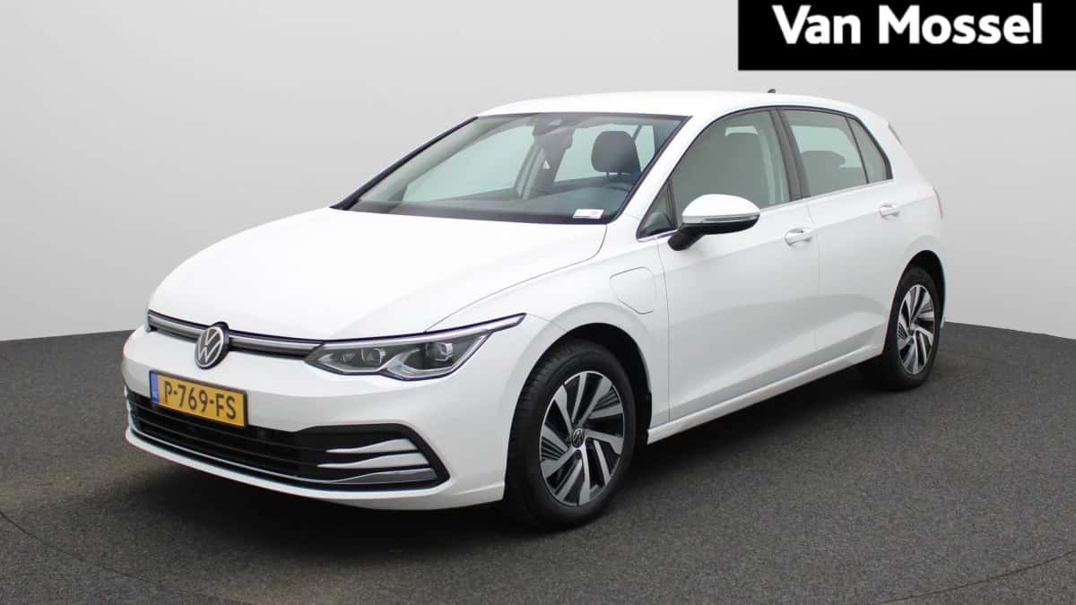 Volkswagen Golf — foto 1