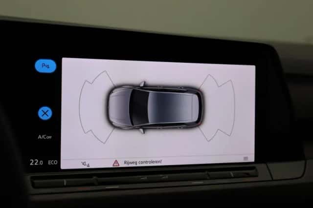 Volkswagen Golf (2022) thumbnail 22
