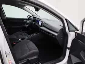 Volkswagen Golf (2022) thumbnail 35
