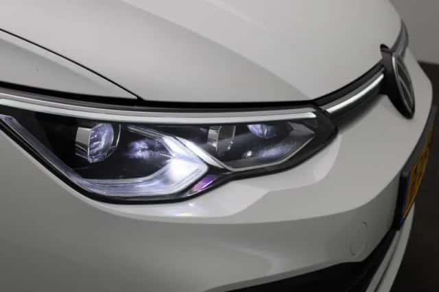 Volkswagen Golf (2022) thumbnail 40
