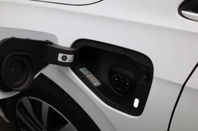Volkswagen Golf (2022) thumbnail 41