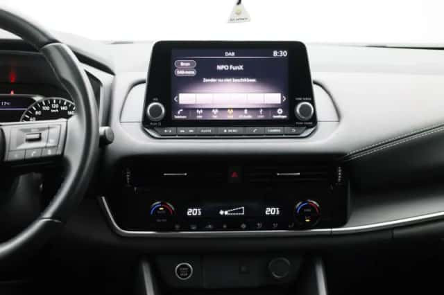 Nissan Qashqai (2022) thumbnail 9