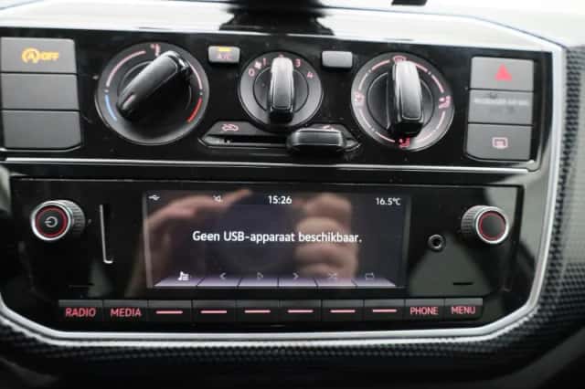 Volkswagen Up! (2018) thumbnail 16