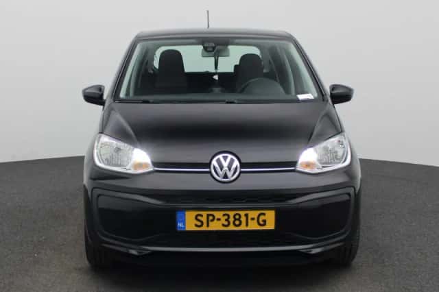 Volkswagen Up! (2018) thumbnail 3