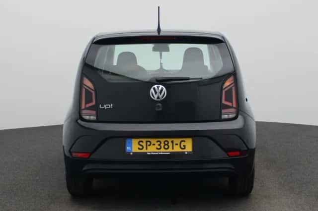 Volkswagen Up! (2018) thumbnail 5